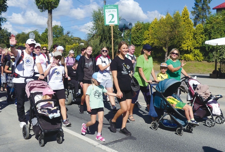 Do Czarnej Madonny, w zależności od trasy, pątnicy pokonali ok. 170 km.