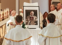 Duszpasterz zmarł w 63. roku życia i 35. roku kapłaństwa.