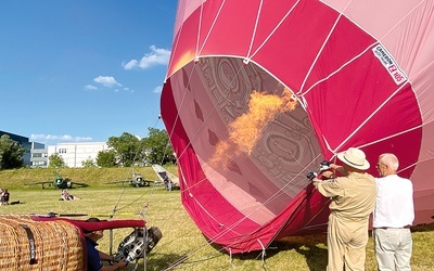 Pokazy balonów na ogrzane powietrze zawsze dostarczają mnóstwo emocji.