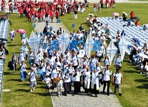 Na błoniach jasnogórskich odbyła się prezentacja poszczególnych grup.
