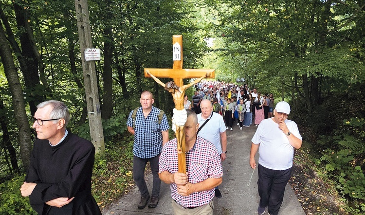 Modlitwa różańcowa  na Żakówce.