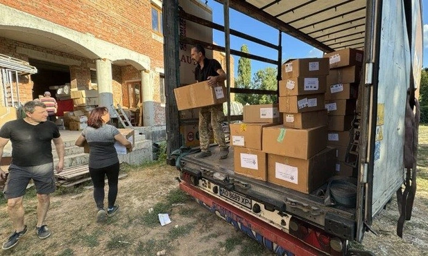 Transport z pomocą Papieża Franciszka dotarł do Charkowa