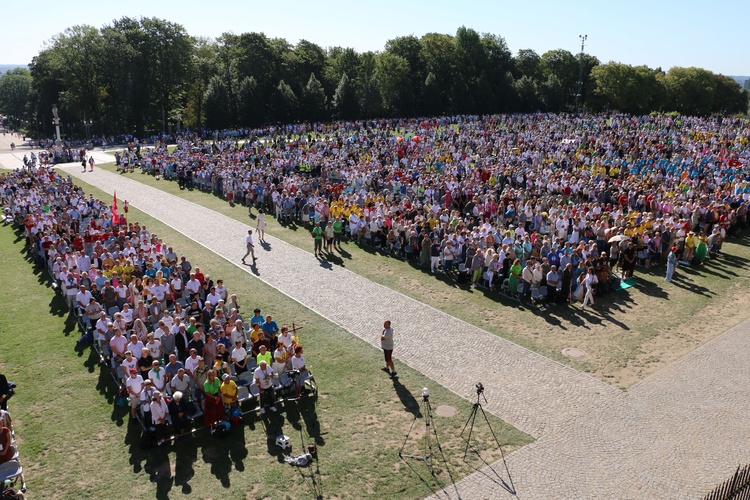 Pielgrzymka 2024. Msza św. na szczycie jasnogórskim