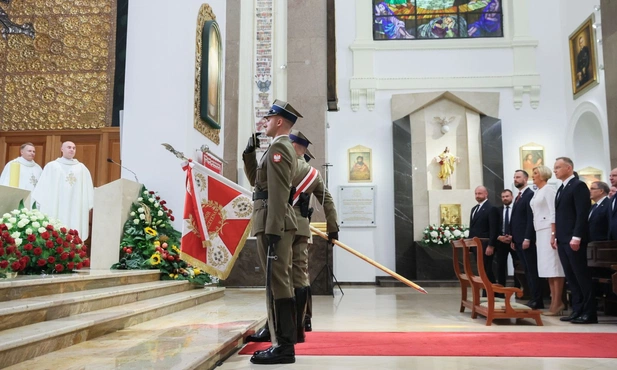 Podczs uroczystości w katedrze polowej