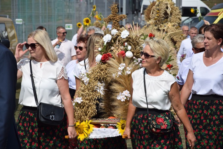 Dożynki powiatowo-gminne w Wieniawie