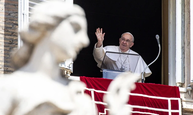 Papież: Maryja przypomina, że nasze życie jest wędrówką ku Bogu