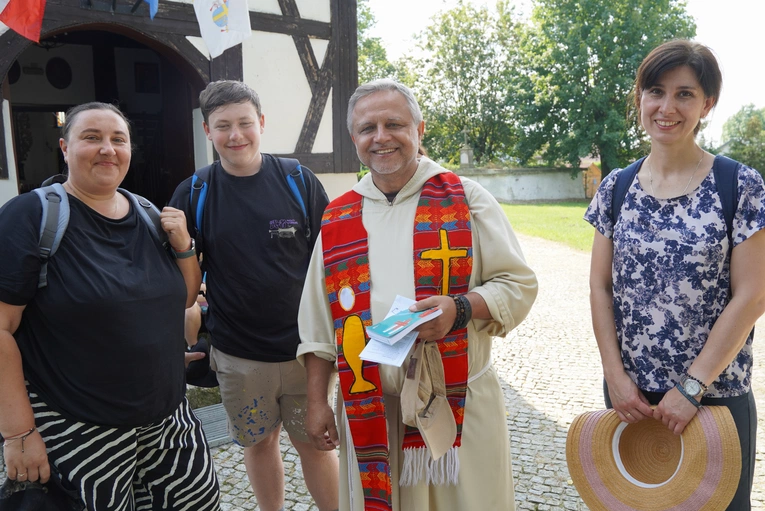 Do Brzezinki z modlitwą za parafię i dziękczynieniem za plony