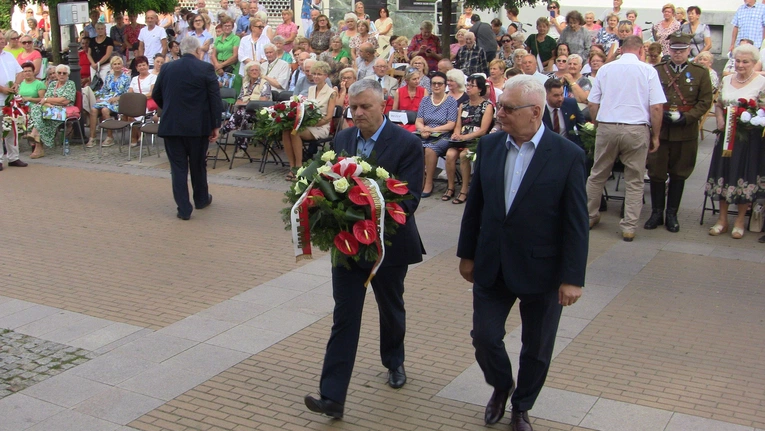 Ciechanów. Piosenki żołnierskie na Warszawskiej