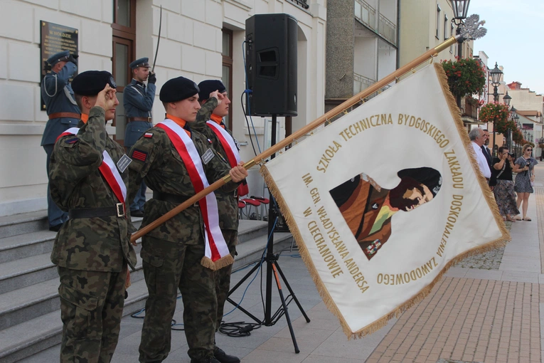 Ciechanów. Piosenki żołnierskie na Warszawskiej