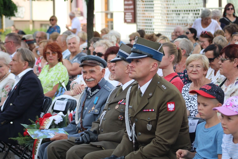 Ciechanów. Piosenki żołnierskie na Warszawskiej