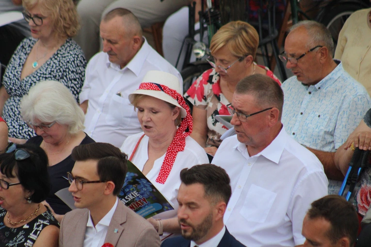 Ciechanów. Piosenki żołnierskie na Warszawskiej