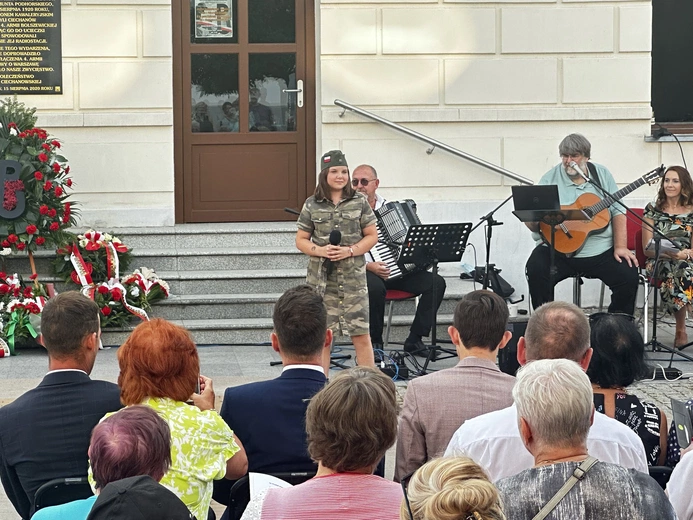 Ciechanów. Piosenki żołnierskie na Warszawskiej