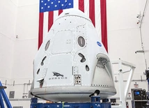 SpaceX przeleci z ludźmi nad biegunami