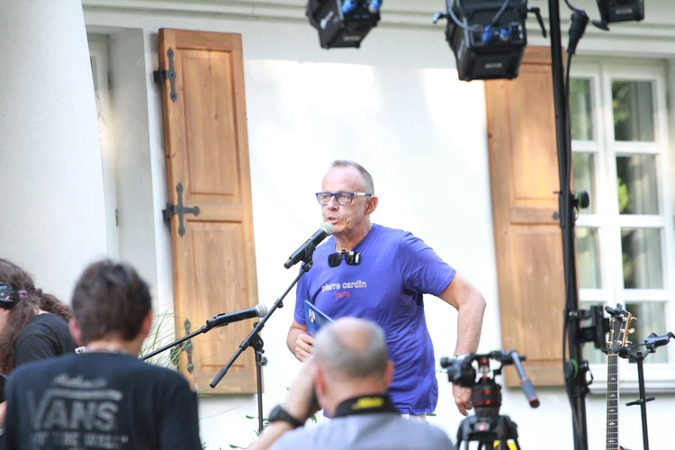 Koncert pod lipą