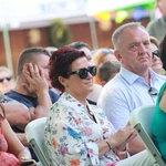 Koncert pod lipą