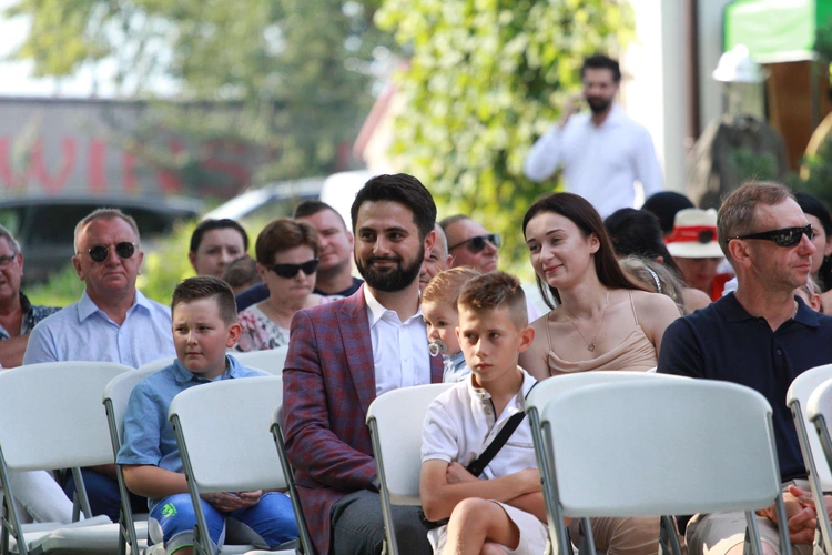 Koncert pod lipą