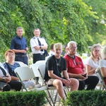 Koncert pod lipą