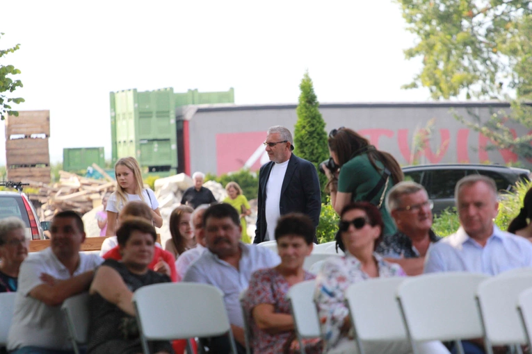 Koncert pod lipą
