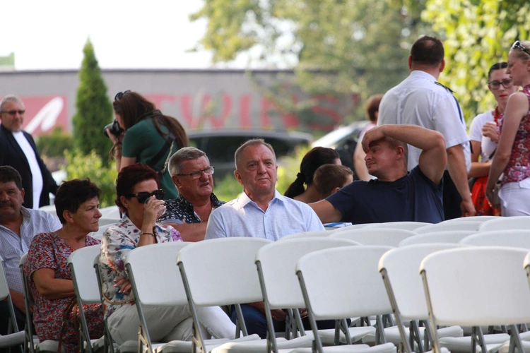 Koncert pod lipą