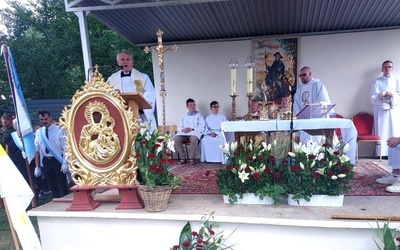 Relikwie błogosławionej rodziny Ulmów w Gowarczowie