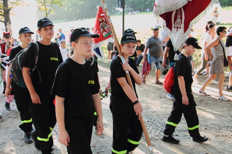 Procesja Zaśnięcia NMP w sanktuarium pasyjno-maryjnym w Kalwarii Zebrzydowskiej 2024