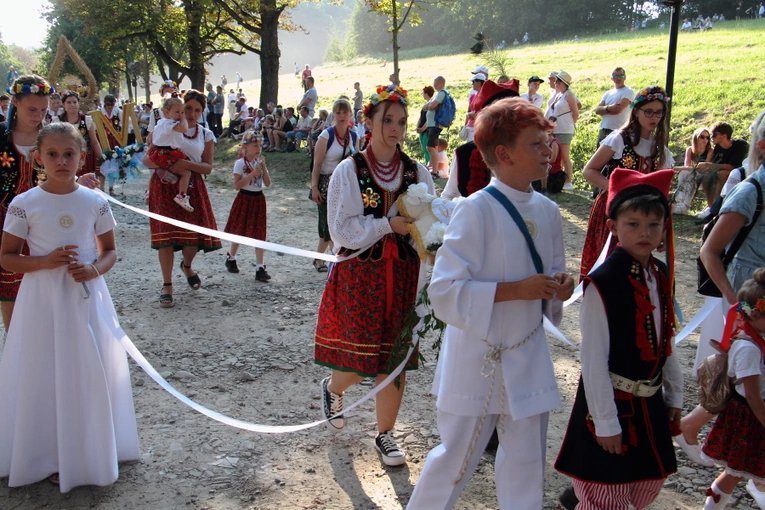 Procesja Zaśnięcia NMP w sanktuarium pasyjno-maryjnym w Kalwarii Zebrzydowskiej 2024