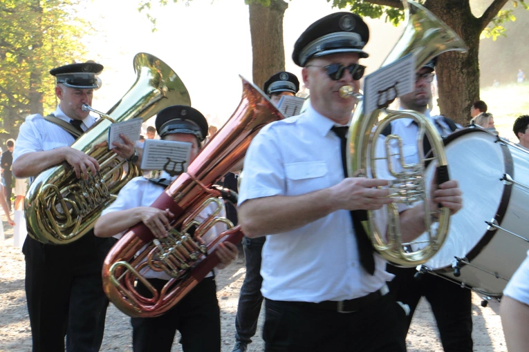 Procesja Zaśnięcia NMP w sanktuarium pasyjno-maryjnym w Kalwarii Zebrzydowskiej 2024