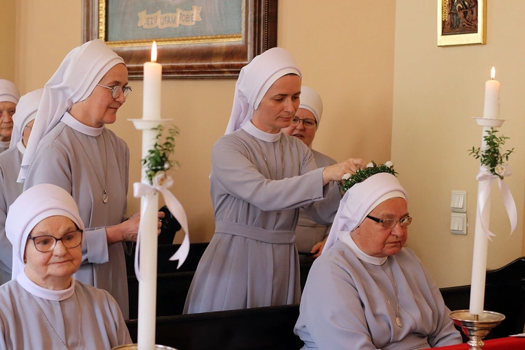 Diamentowe, złote i srebrne jubileusze profesji zakonnej u sióstr boromeuszek