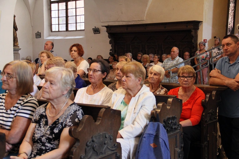 VII Archidiecezjalna Pielgrzymka Żywego Różańca do Henrykowa
