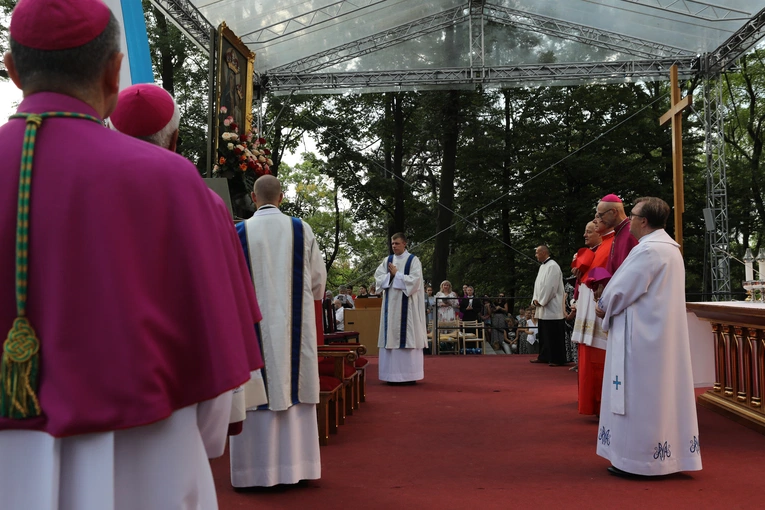 Pielgrzymka kobiet do Piekar część 1