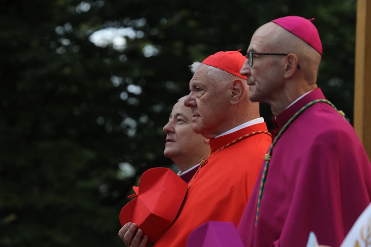 Pielgrzymka kobiet do Piekar część 1