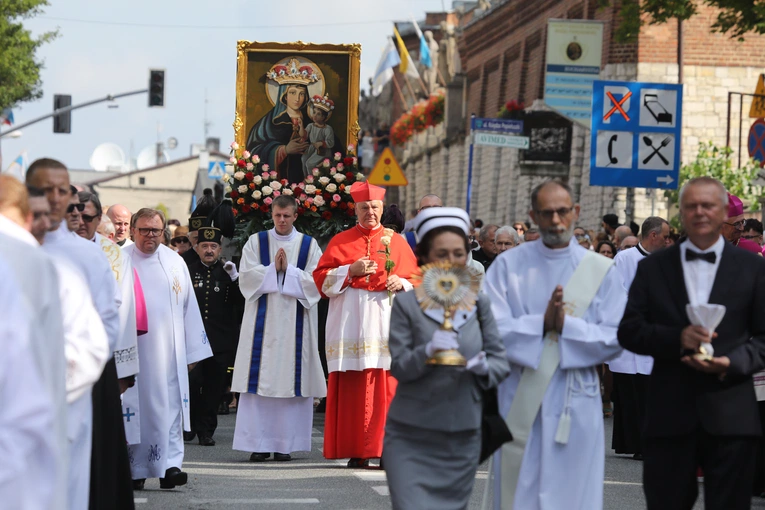 Pielgrzymka kobiet do Piekar część 1