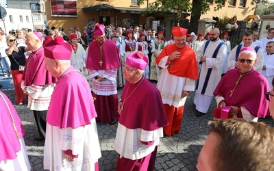 Pielgrzymka kobiet do Piekar część 1