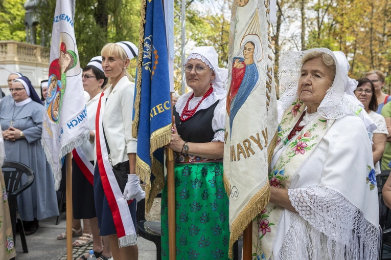 Pielgrzymka kobiet do Piekar część 2