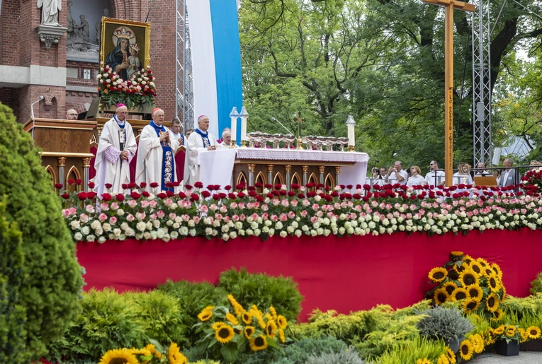 Pielgrzymka kobiet do Piekar część 2