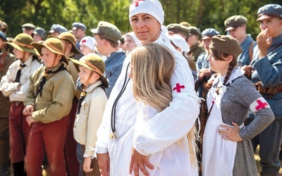 Po Mszy św. odbyły się uroczysty apel poległych, złożenie wieńców i historyczna inscenizacja bitwy z udziałem rekonstruktorów. 