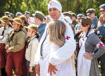 Po Mszy św. odbyły się uroczysty apel poległych, złożenie wieńców i historyczna inscenizacja bitwy z udziałem rekonstruktorów. 