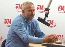 Adam Piontek: Piesi, którzy wchodzą na przejście często są zajęci innymi rzeczami typu telefon