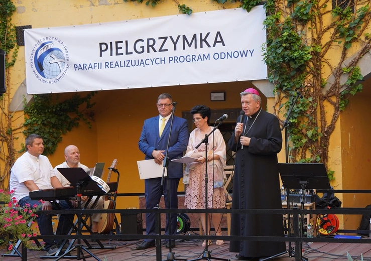 W Oleśnicy wokół odnowy i ewangelizacji parafii