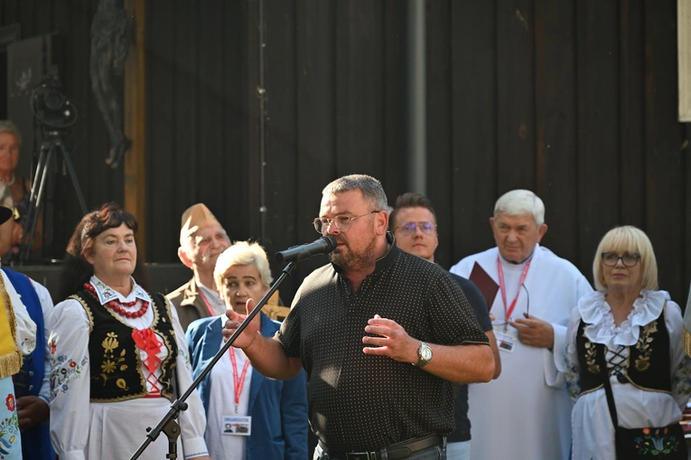 Pomnik bł. Jerzego Popiełuszki w Dębkach