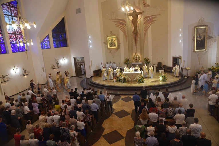 Gołkowice - relikwie św. Jana Pawła II i poświęcenie organów