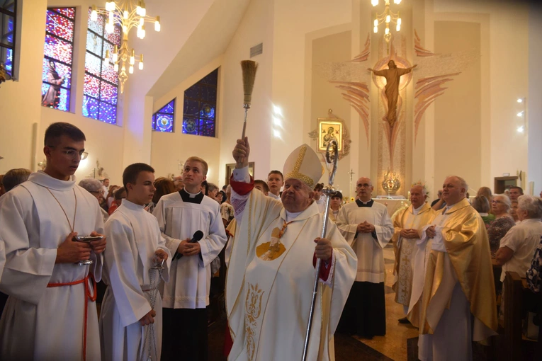 Gołkowice - relikwie św. Jana Pawła II i poświęcenie organów