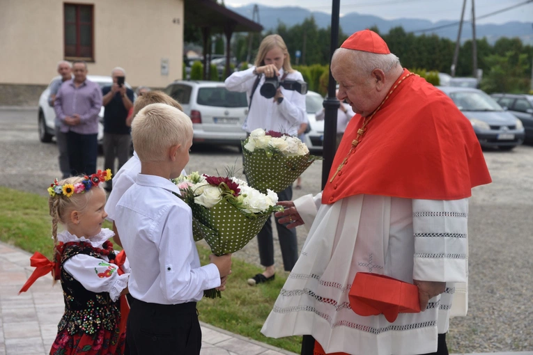 Gołkowice - relikwie św. Jana Pawła II i poświęcenie organów