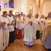 Gołkowice - relikwie św. Jana Pawła II i poświęcenie organów