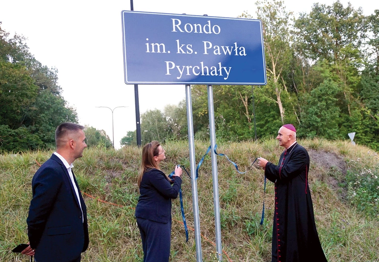 	Odsłonięcie tablicy  na rondzie przy granicy Zabrza z Gliwicami.