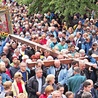 Podczas Drogi Krzyżowej kobiety poniosą kopię kalwaryjskiego obrazu, a mężczyźni – krzyż. O 11.30 rozpocznie się Msza św.