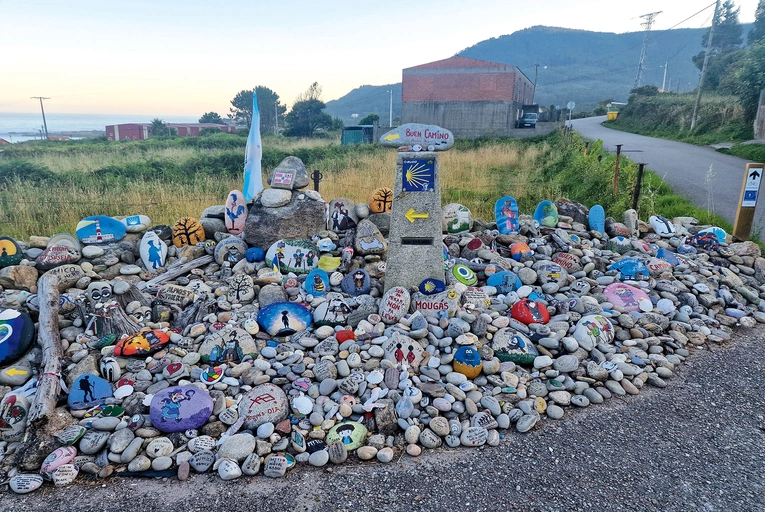 Strzałki wskazują drogę.