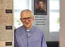 	Kapłan ma wieloletnie doświadczenie w edukacji.