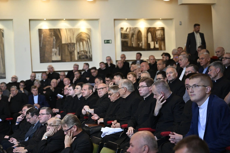 Konferencje rejonowe dla duchowieństwa