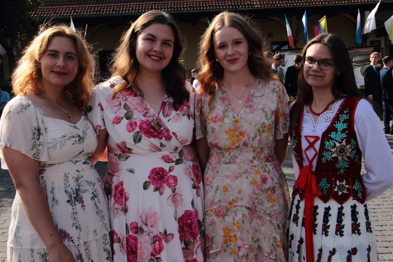 #Rekiodziękczynienie 2024 i błogosławieństwo nowych animatorówi moderatorów Ruchu Światło-Życie